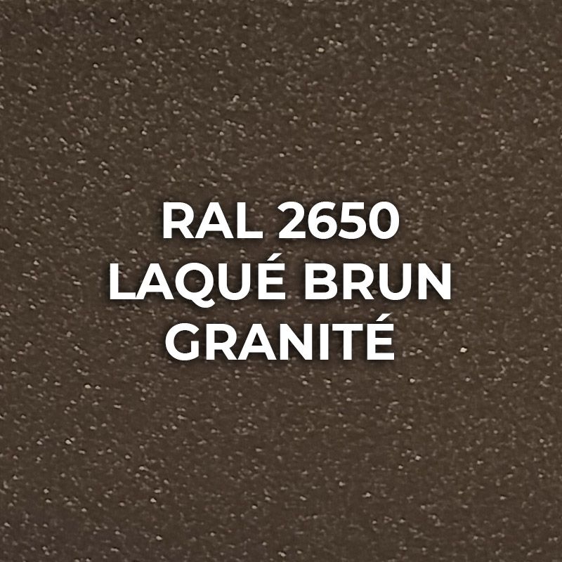 Gros plan d'un profil alu RAL effet rouille granité